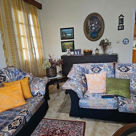 Aira Villa Permet Luaran gambar