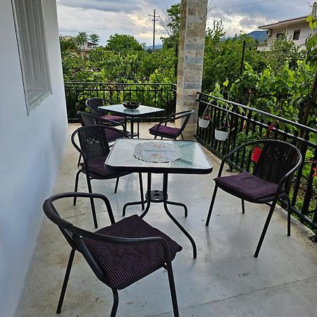 Aira Villa Permet Luaran gambar