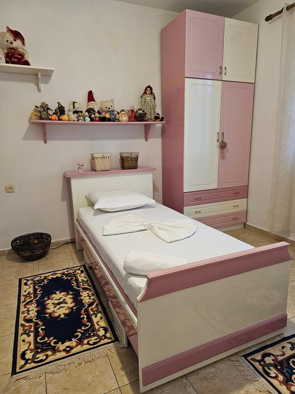 Aira Villa Permet Luaran gambar